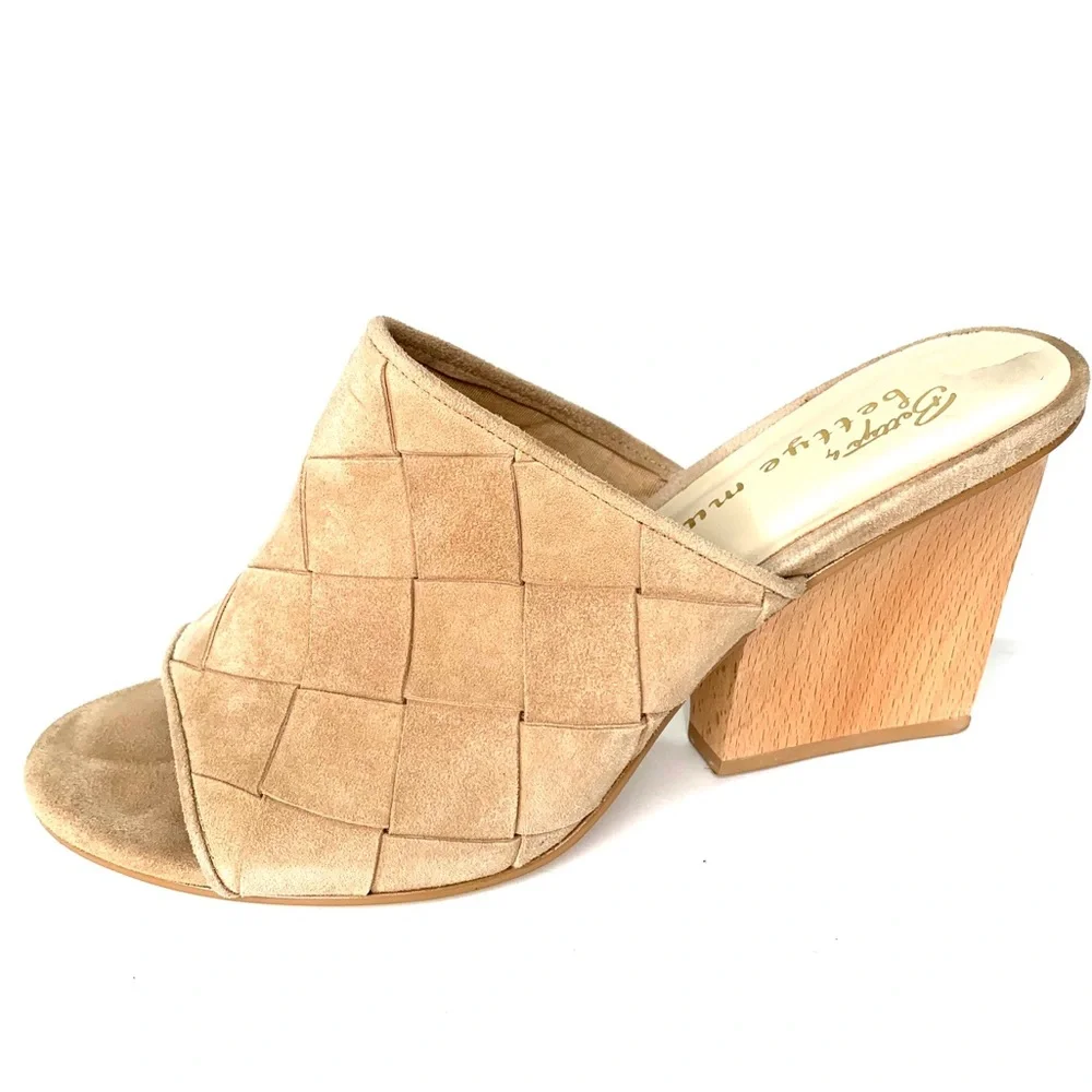 BETTYE BY BETTYE MULLER Chunky Block Heel Woven Tan Suede Mules, 9.5 - Picture 4 of 9